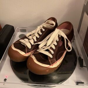 Brown and Pink KEEN women’s suede Shoes